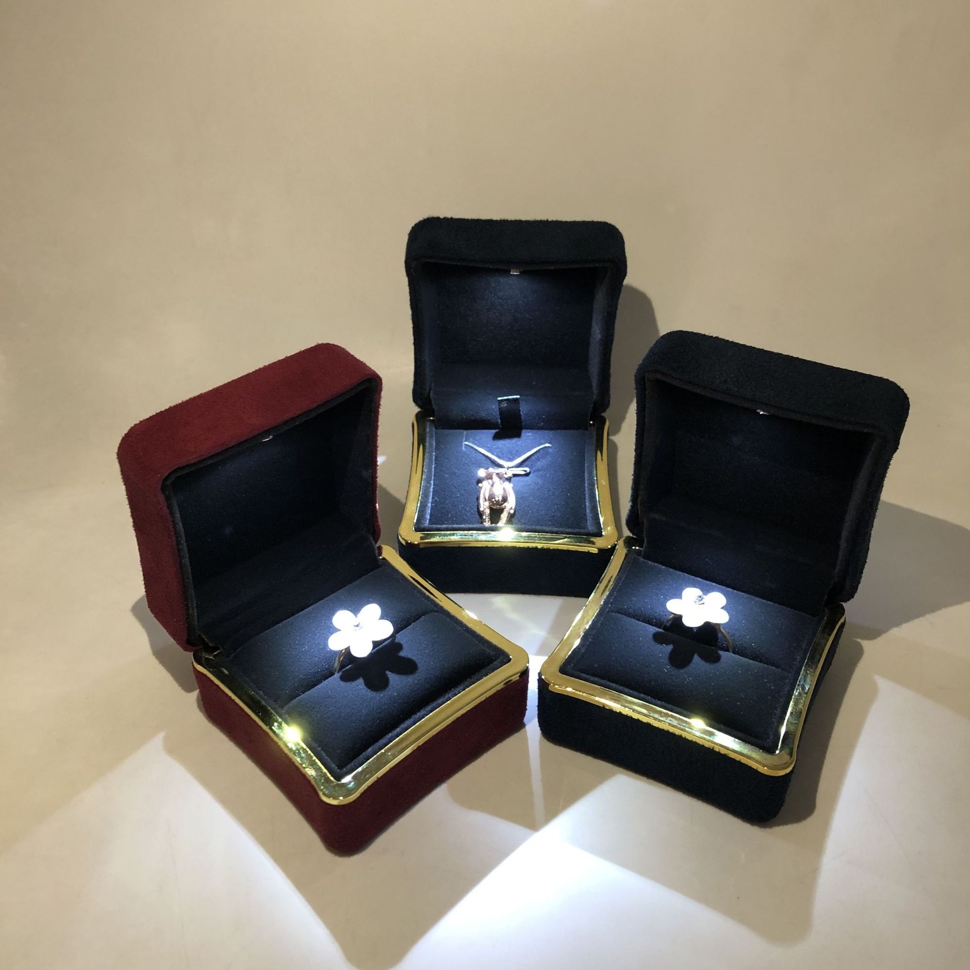 New in LED Light Jewelry Box R - Bar Cart Gold のレビューと価格