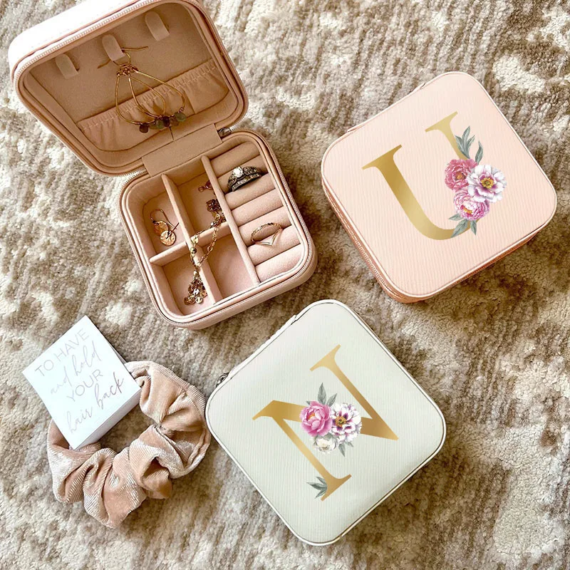 Gold Alphabet Flower Jewelry B - Bar Cart Gold のレビューと価格